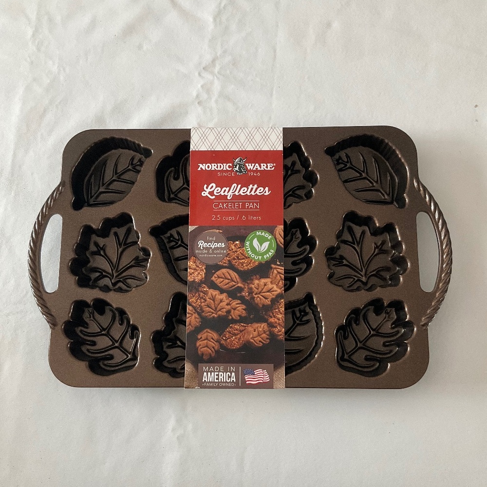 Nordic Ware fall leaves cake pan